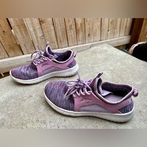 Women’s Sneakers (S: 7)